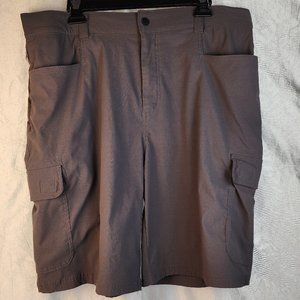 Mens gray size 36 Orvis Stretch Cargo Shorts with Hidden Zippers - EXCELLENT!